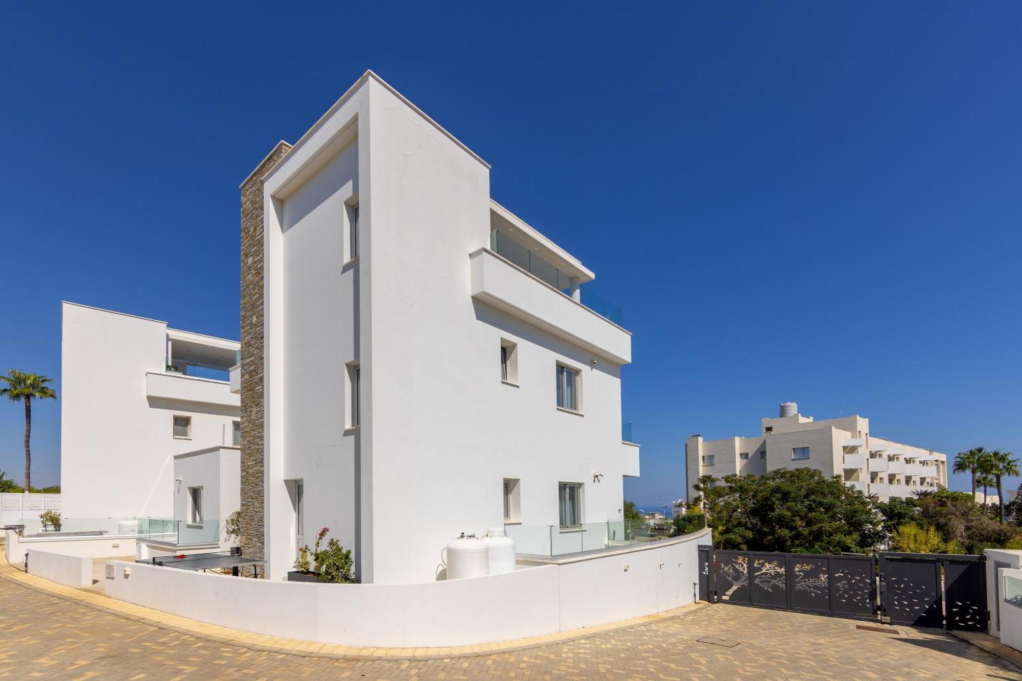 Fig Tree Bay Residences 6 *